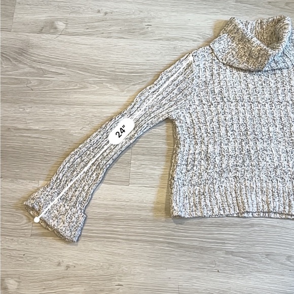 Free People Grey Cropped Knit Long Sleeve Turtle Neck Sweater - M. - Picture 10 of 10